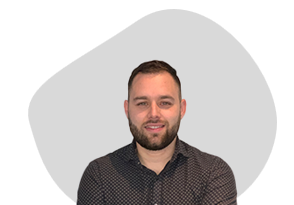 habib-ainaoui-ocean-recyclage-boitiers-telematique.webp Habib Ainaoui, responsable du service logistique chez Océan, chargé du recyclage des boîtiers de télématique embarquée.