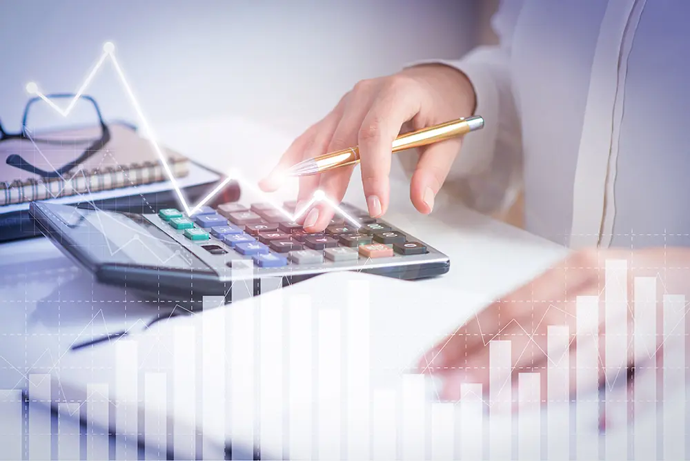 comptable-calculant-profit-graphiques-analyse-financiere copie